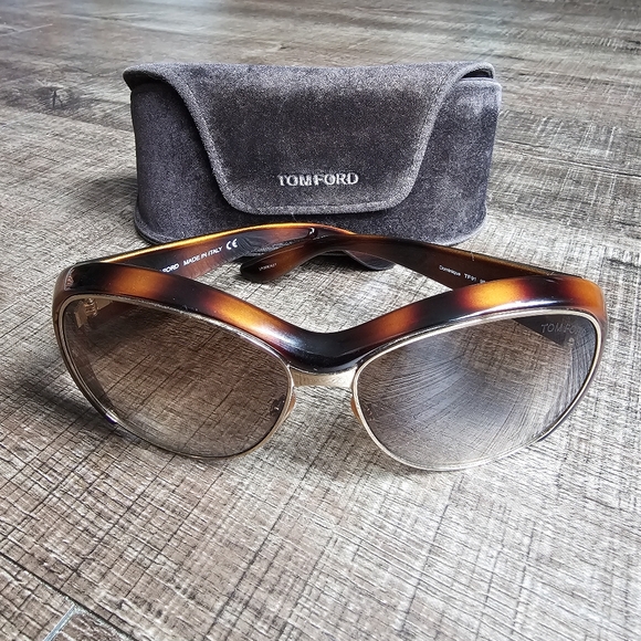 TOM FORD - Sunglasses & case